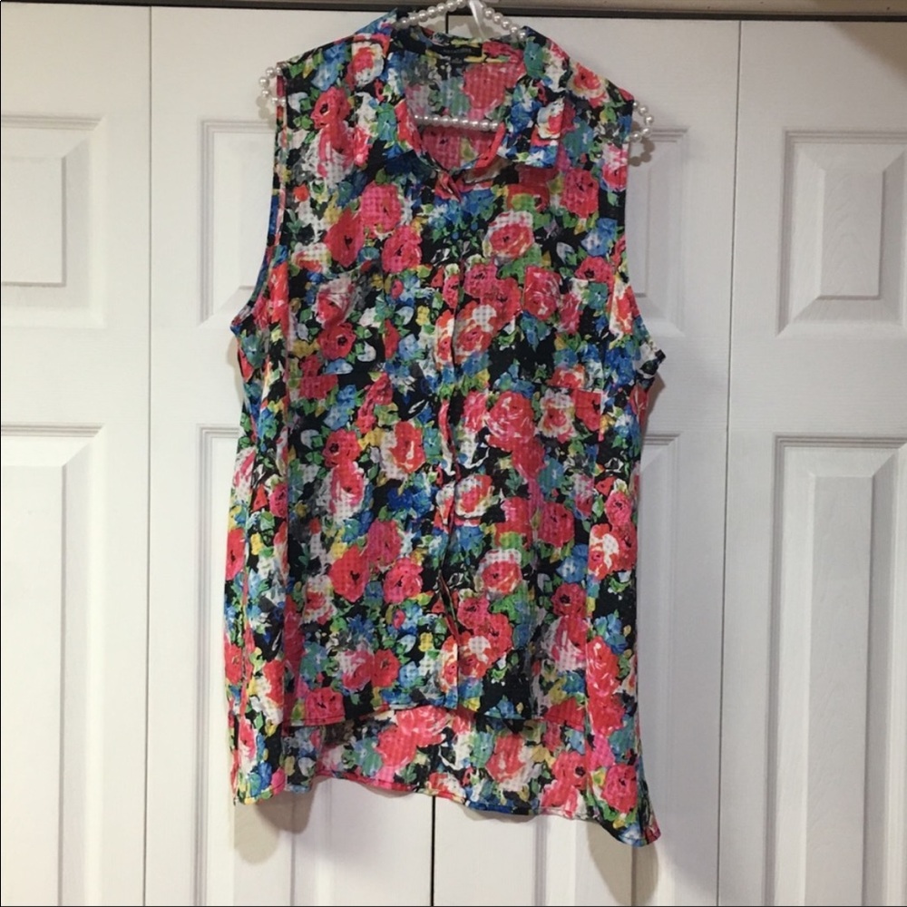 Beautiful floral tank top size xl women